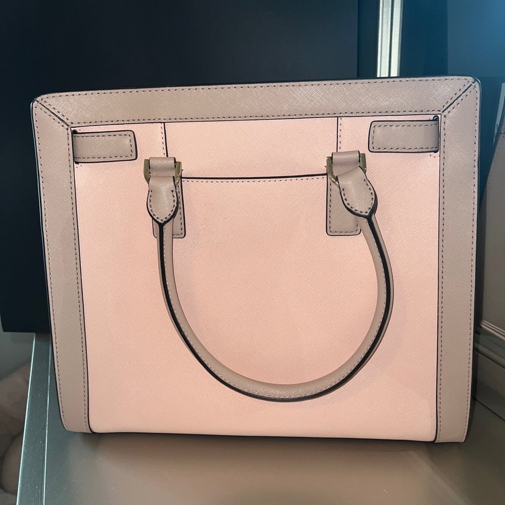 Michael Kors Large Blush Pink Tote - MAKE AN OFFER - Picture 5 of 5